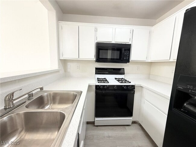 Building Photo - 61 Belle Point Ave