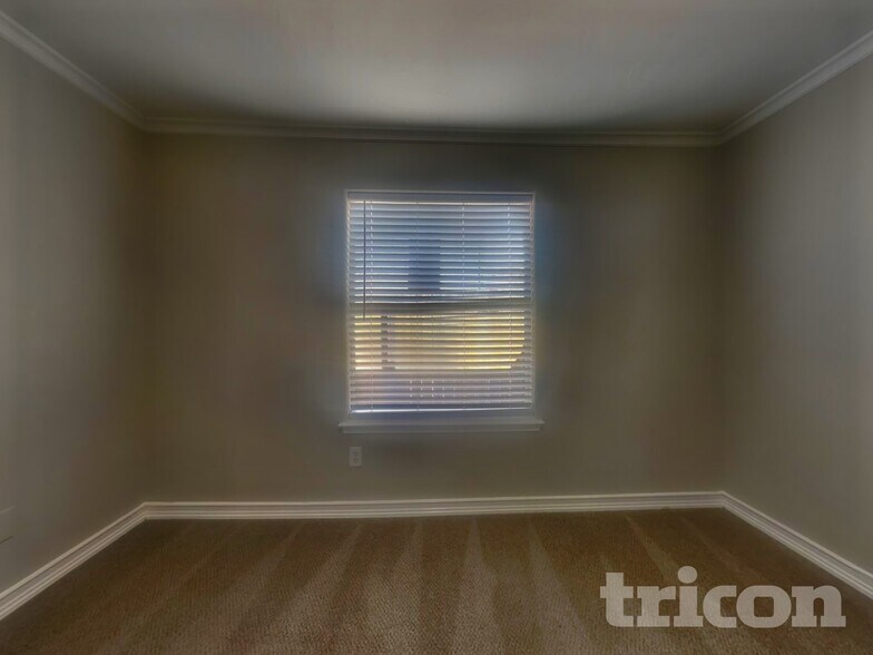 Building Photo - 29418 Fox River Dr