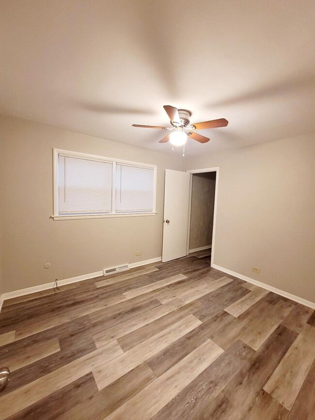 Building Photo - Newly Remodeled 3br 1.1 bath