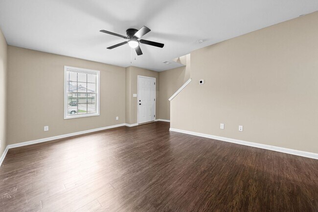 Building Photo - 148 Center Pointe Dr