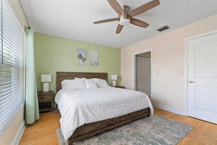 Building Photo - 842 SE 19th Ave