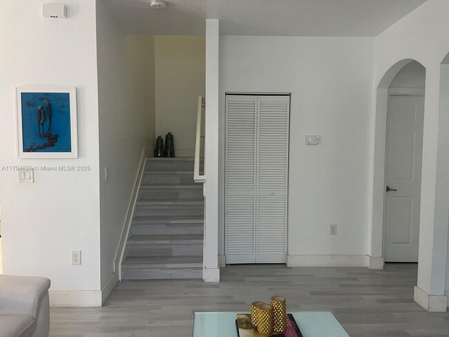 Building Photo - 8985 NW 98th Ave