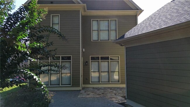 Building Photo - 1454 Hedgewood Ln NW