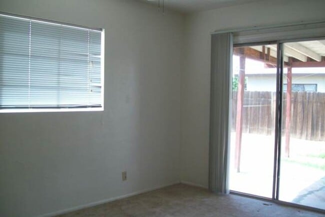 Building Photo - **3 Bedroom Tempe Home – Great Location | ...