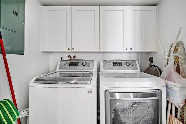 Building Photo - 3400 S Ocean Blvd