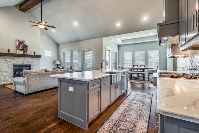 Building Photo - 11112 Lacey Oak Ridge