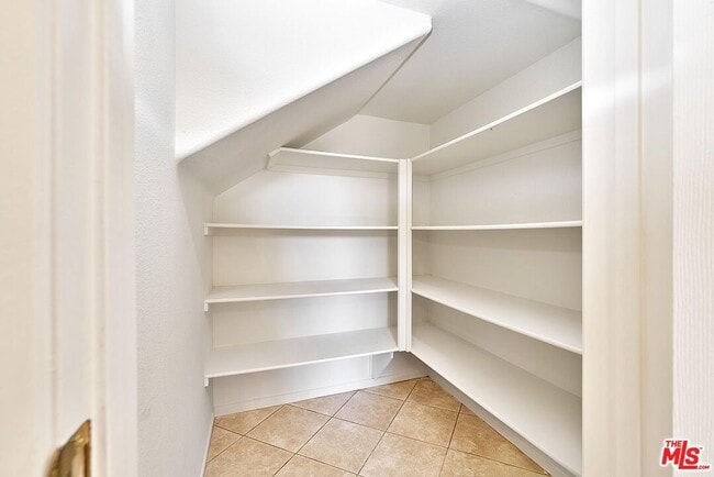 Building Photo - 28058 Dickason Dr