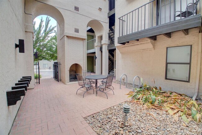 Building Photo - 1306 Norwalk Ln
