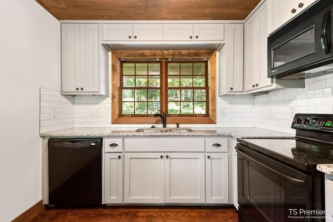 Building Photo - 50 Garvin Dr