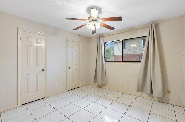 Building Photo - 3339 Three Pines Dr