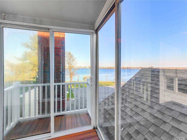 Building Photo - 3395 Bay Front Pl