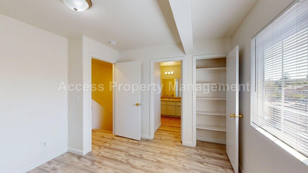 Building Photo - 1050 N Denair Ave