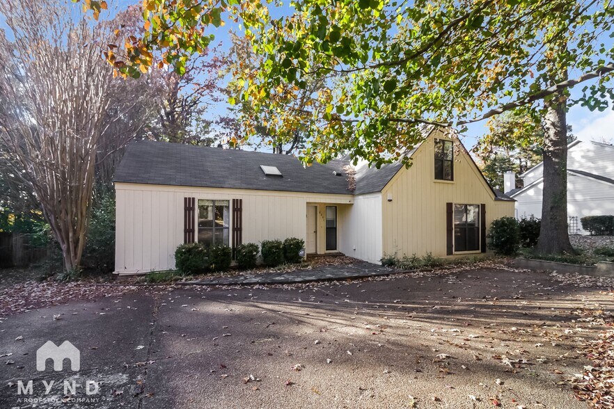 Primary Photo - 2201 Montego Dr