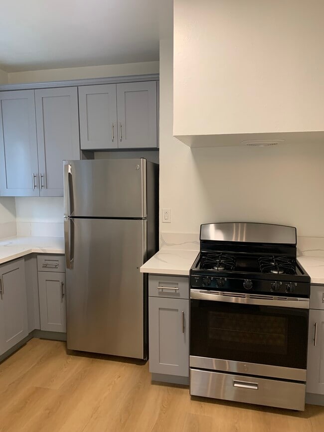 Building Photo - 1288 N Sweetzer Ave