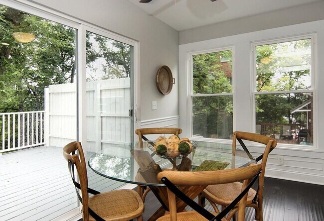 Building Photo - Modern Upgrades in Clifton