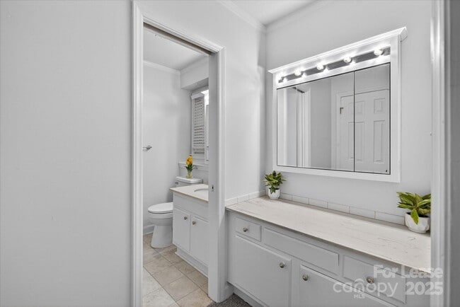 Building Photo - 10917 Blue Heron Dr