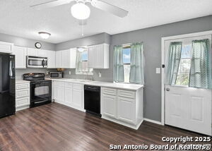 Building Photo - 600 N Cunningham St