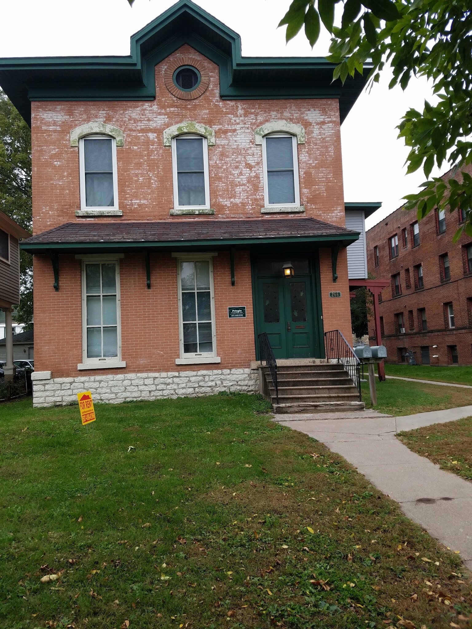 Building Photo - 266 Center St