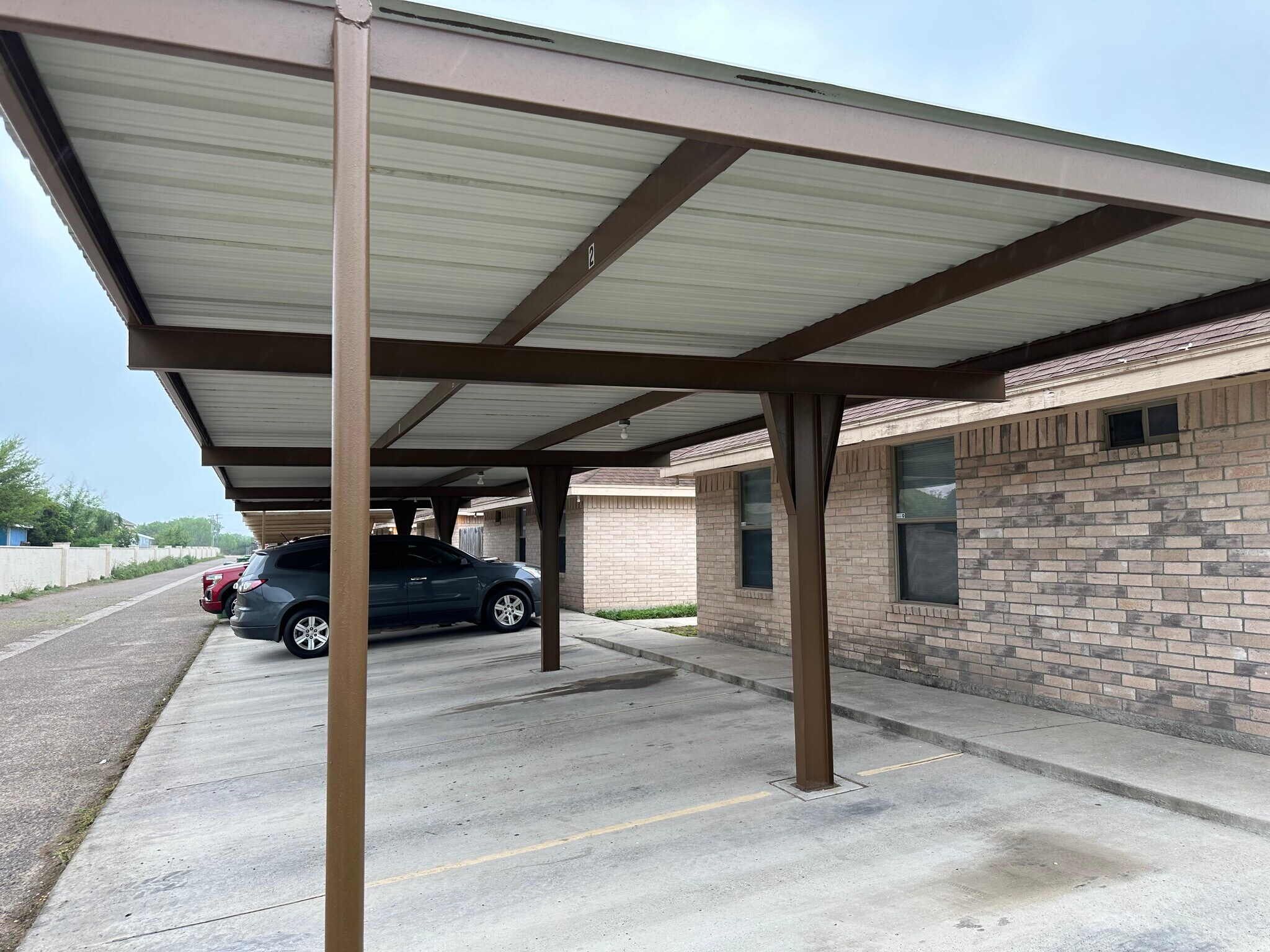 Building Photo - 1001 Cedarwood Dr