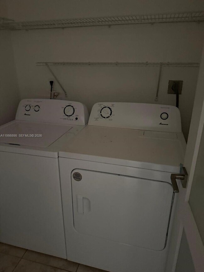 Building Photo - 8933 SW 123rd Ct