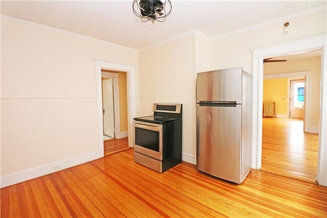 Building Photo - 30 Thurston Ave