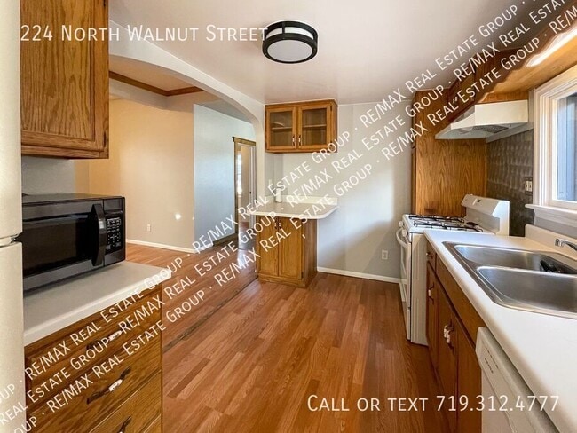 Building Photo - 224 N Walnut St