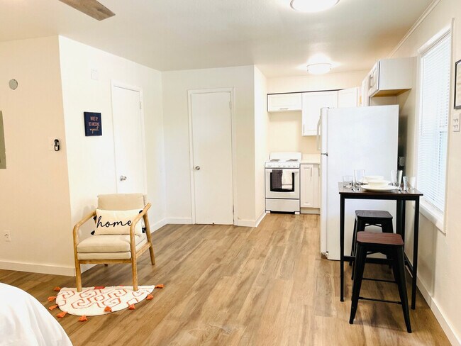 Building Photo - 626 Jack Stephens Dr