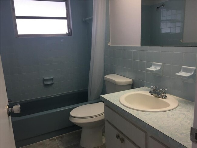 Building Photo - 3633 Cockatoo Dr