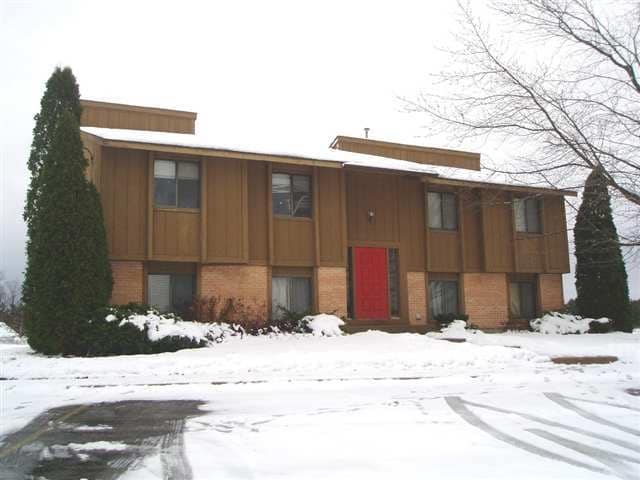 Primary Photo - 7100 N Long Lake Rd