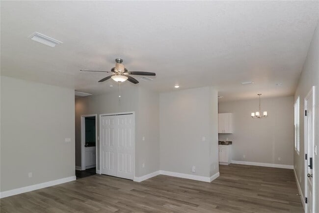 Building Photo - 505 Waller St