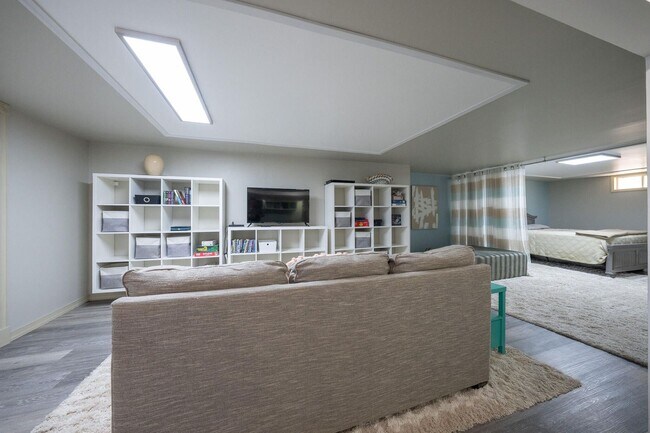 Building Photo - Charming Home in Valley View Gardens
