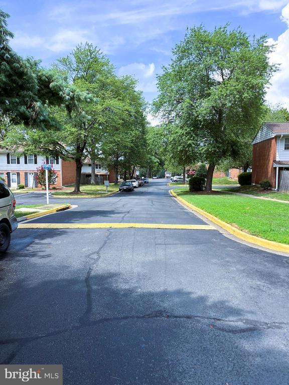 Building Photo - 402 E Furman Dr