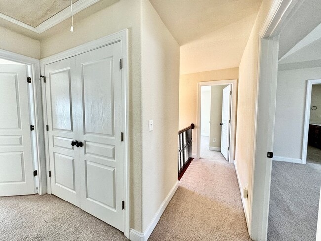 Building Photo - 4-Bedroom Home Ready 07-10-26!! Gourmet Kitchen - Fenced Backyard - Pet Friendly!