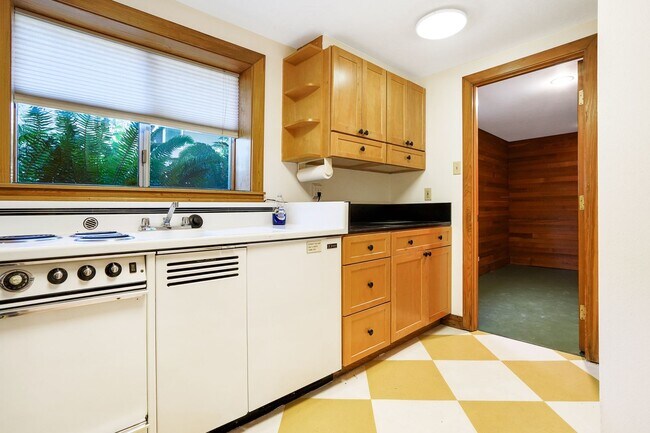 Building Photo - 22nd St Duplex - VPM295T-3