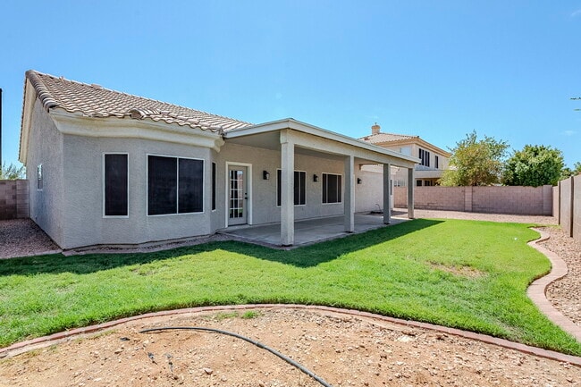 Building Photo - 760 N Swan Dr