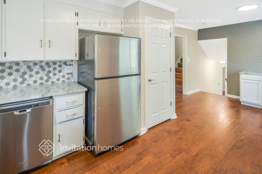 Building Photo - 929 Eaglewood Ave