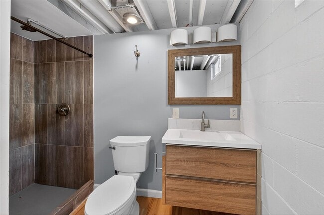 Building Photo - 1506 N Linwood Ave