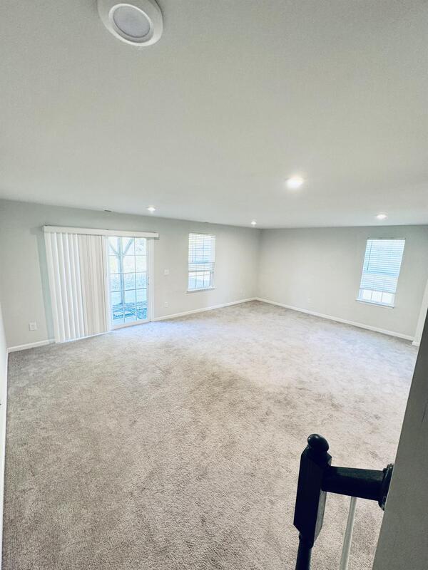 Building Photo - 449 Cross Country Way
