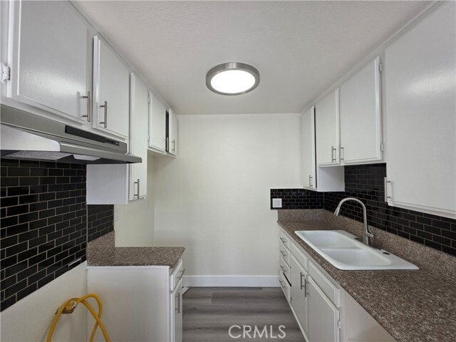 Building Photo - 6911 Woodley Ave