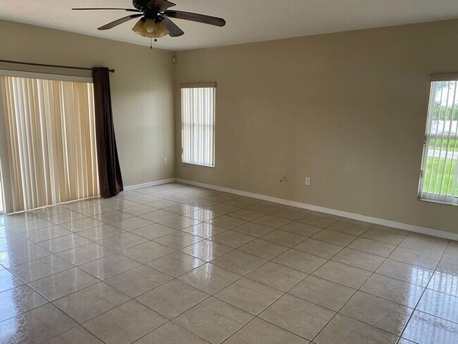 Building Photo - 2299 Rock Dr