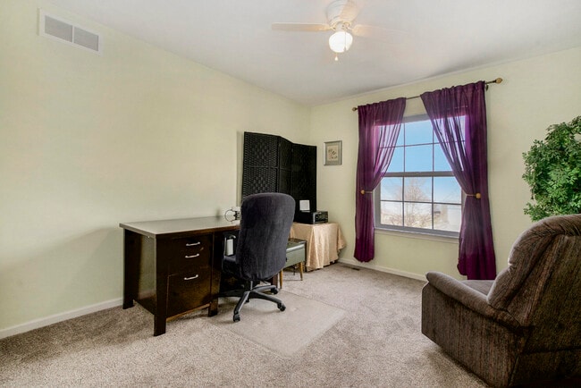 Building Photo - 7848 Trotters Park St
