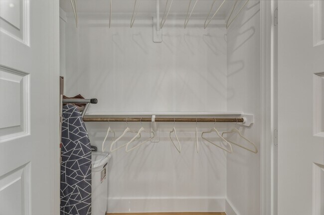 Building Photo - 4231 Elmwood St