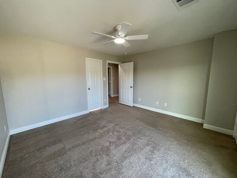 Master Bed - 5011 Mallow St