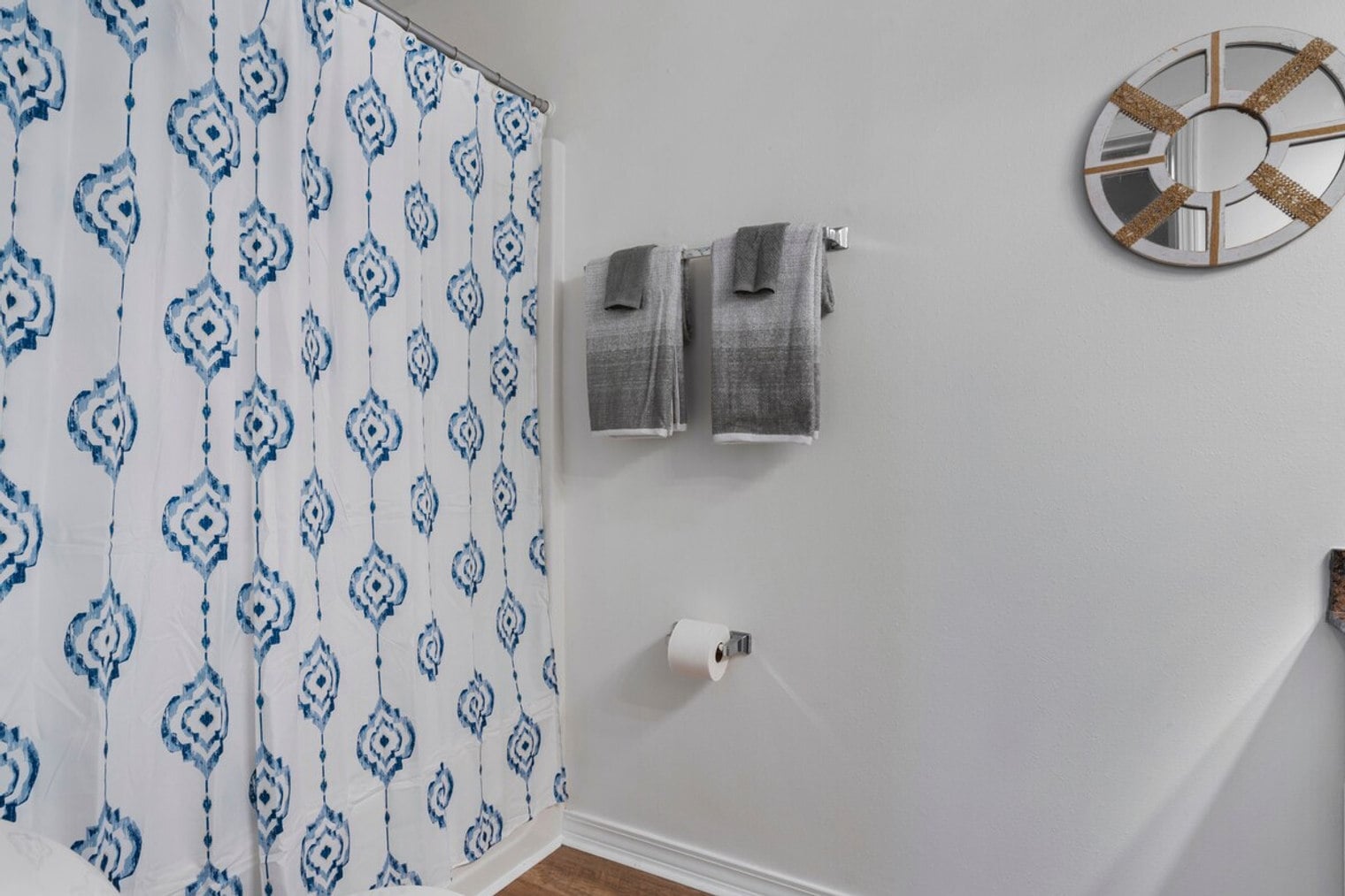 Building Photo - 241 Cowan Rd