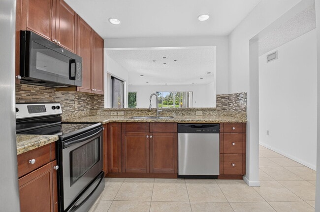Building Photo - 9264 Vista Del Lago