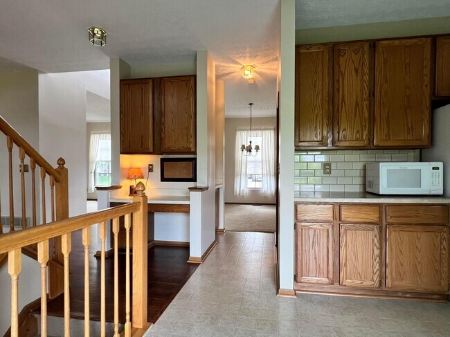 Building Photo - 758 N Starr Dr