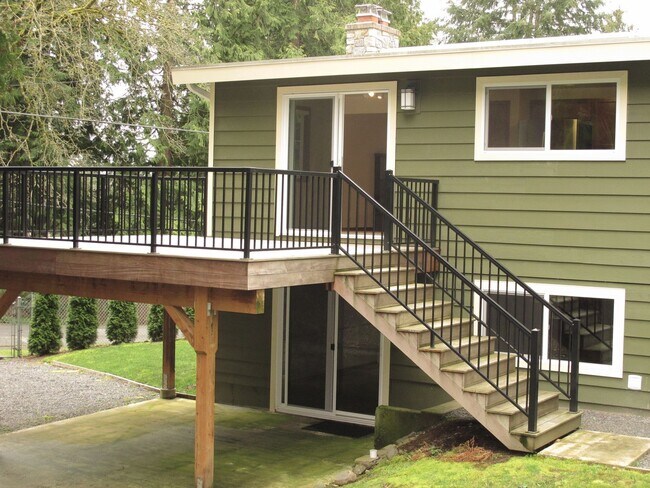 Building Photo - Redmond Home