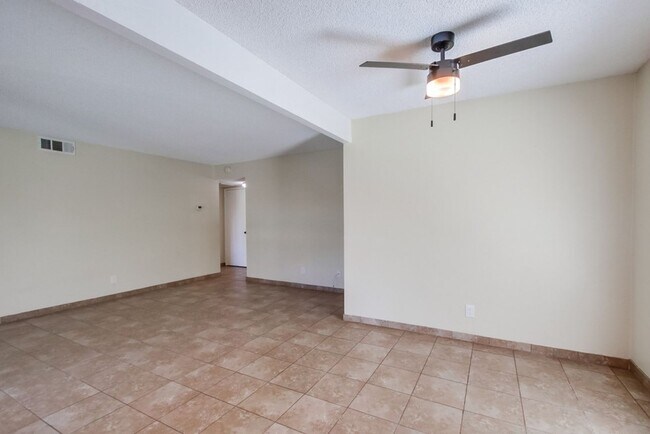 Building Photo - Modern Comfort and Scenic Views in San Carlos