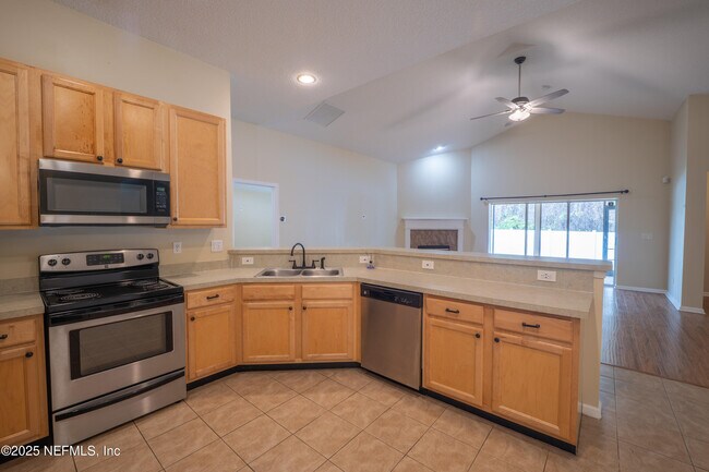 Building Photo - 3466 Laurel Leaf Dr