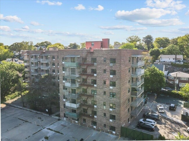 Building Photo - 671 Bronx River Rd
